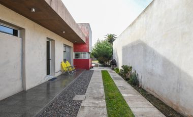 CASA EN VENTA DE 2 DORMITORIOS EN IBARLUCEA