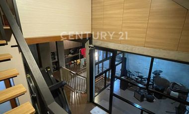 DIJUAL RUMAH VILLA CANTIK FULL FURNISHED DI BEKASI