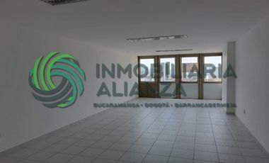 oficina en arriendo en centro. Cod A15958