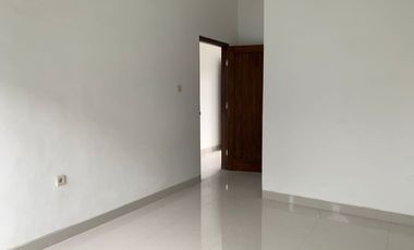 RUMAH MURAH 2 LANTAI 800 JUTAAN DI MAGUWOHARJO DEKAT SANATA DHARMA