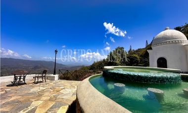 Se Vende Impresionante Casa con Vistas y Piscina en Sorá