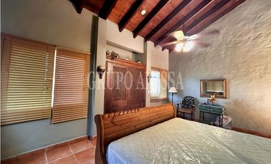 Se Vende Impresionante Casa con Vistas y Piscina en Sorá