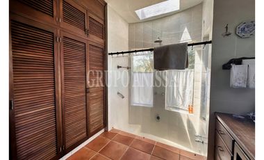 Se Vende Impresionante Casa con Vistas y Piscina en Sorá