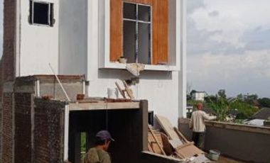 Dijual rumah 2 lantai cipageran cimahi 400 jutaan suasana villa