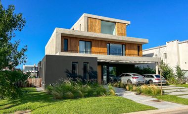 Casa en venta en El Yacht, Nordelta