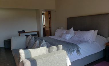 CASA EN VENTA, CON VISTA AL LAGO DE VALLE