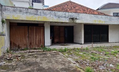 Rumah Lama di Kawasan Menteng - Jakarta Pusat (Hitung Tanah)