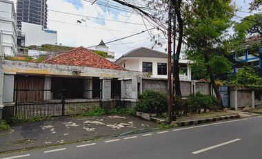 Rumah Lama di Kawasan Menteng - Jakarta Pusat (Hitung Tanah)