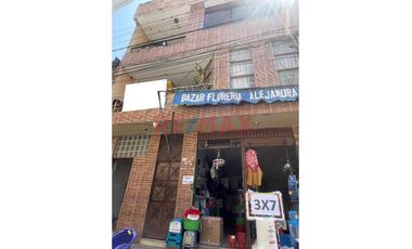 Se Vende Casa De Tres Pisos En Jr. Bamabamarca 148 A 4 Cuadras De La Plaza De Armas, Cajamarca
