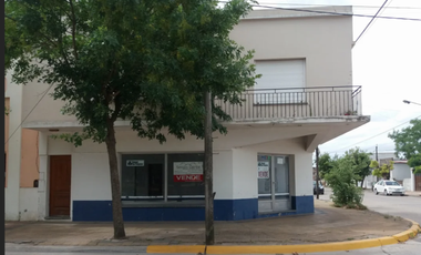 VENDO CASA CON AMPLIO LOCAL EN SAN CAYETANO