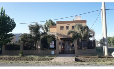 VENTA HERMOSA CASA EN TIERRA DE SUEÑOS ALVEAR