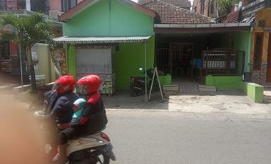 Dijual rumah Luas pinggir jalan raya di song song Singosari Malang