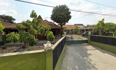 RUMAH LUAS DESAIN JOGLO JAWA DI TENGAH KOTA JOGJA