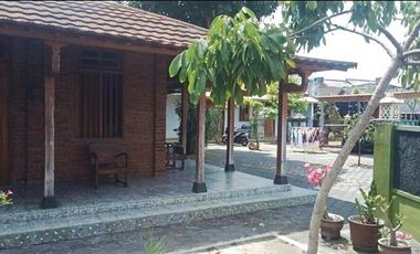 RUMAH LUAS DESAIN JOGLO JAWA DI TENGAH KOTA JOGJA