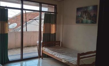 Rumah Sewa 2 Lantai Terawat Apik Siap Huni di Sarijadi Kodya Bandung