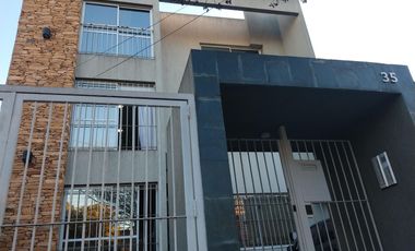 Retasado! Venta o Permuta Dúplex 2 ambientes Morón Centro