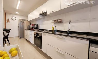 Departamento en venta de 4 dorm. en Las Condes