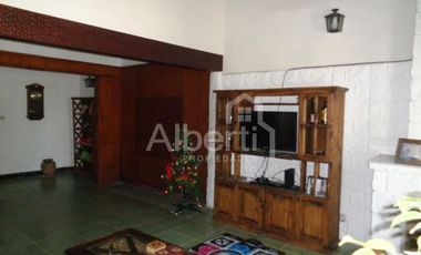 NUEVO VALOR. Chalet de 5 ambientes en Haedo Chico.