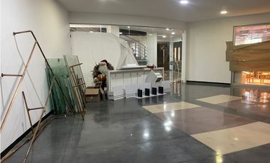 SE ARRIENDA OFICINA POBLADO