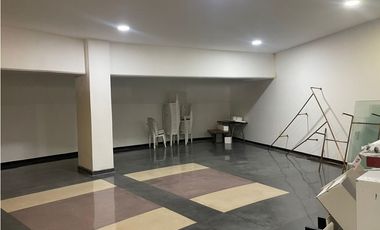 SE ARRIENDA OFICINA POBLADO