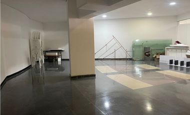 SE ARRIENDA OFICINA POBLADO