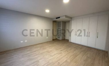 Departamento Remodelado en Alquiler en Edif. Torres de Esmeralda