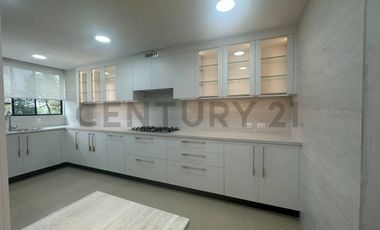 Departamento Remodelado en Alquiler en Edif. Torres de Esmeralda