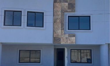 Casa en Pachuca con alberca atras de la UAEH