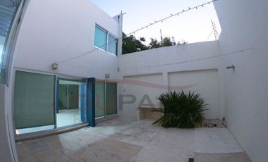 Casa en Renta Semi amueblada en Privada 51, Ciudad del Carmen