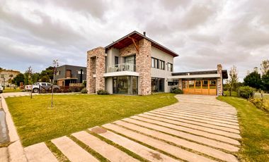 Alquiler Casa | 24 Meses | Barrio Privado las prunas