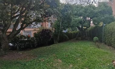 oficina en arriendo en las lomas poblado. Cod A11471