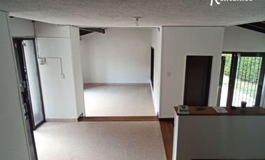 oficina en arriendo en las lomas poblado. Cod A11471