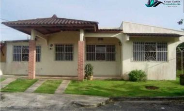 VENDO CASA EN LA CHORRERA COOPEVE 3R