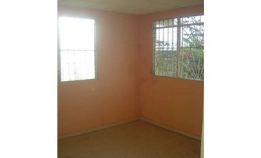 VENDO CASA EN LA CHORRERA COOPEVE 3R
