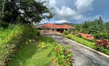 VENTA CASA CON VISTA AL MAR Y A LA MONTAÑA  ALTOS DEL MARIA