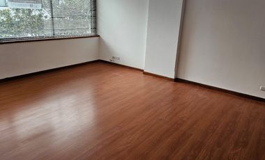 oficina en arriendo en chico norte. Cod A3717