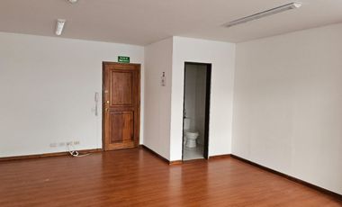 oficina en arriendo en chico norte. Cod A3717