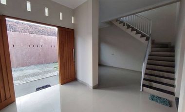 RUMAH 2 LANTAI DI WIROBRAJAN KOTA YOGYAKARTA DEKAT MALIOBORO