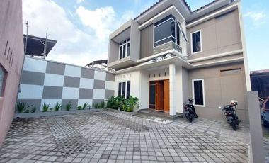 RUMAH 2 LANTAI DI WIROBRAJAN KOTA YOGYAKARTA DEKAT MALIOBORO