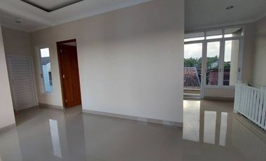 RUMAH 2 LANTAI DI WIROBRAJAN KOTA YOGYAKARTA DEKAT MALIOBORO