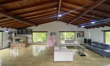 FINCA AMOBLADA EN ARRIENDO UBICADA EN EL CARMEN DE VIBORAL SECTOR LA CUCHARITA