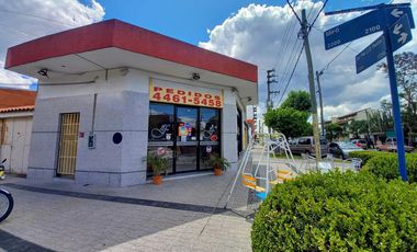 Venta de importante fondo de comercio  Heladería  zona Villa Luzuriaga