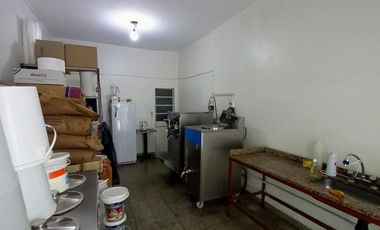Venta de importante fondo de comercio  Heladería  zona Villa Luzuriaga