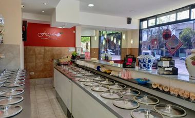 Venta de importante fondo de comercio  Heladería  zona Villa Luzuriaga