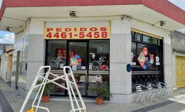 Venta de importante fondo de comercio  Heladería  zona Villa Luzuriaga