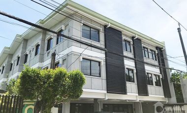 3 Storey Residential Building in Fort Bonifacio For Sale