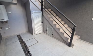 Departamento Tipo Casa en venta en Lanus Este