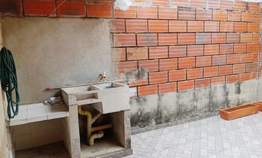 casa en venta en los robles. Cod V27190