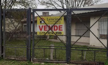 Dos viviendas y local comercial sobre avenida, Ingeniero Allan, Varela