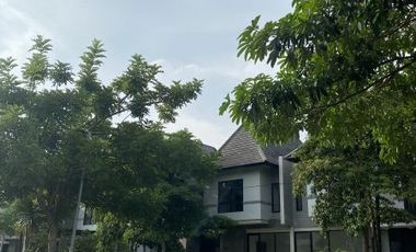 Luxury House in Hyarta Eco Village at Corner
